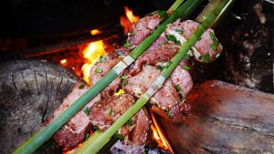 Cách nướng thịt lợn mắc khén hạt dổi chuẩn vị