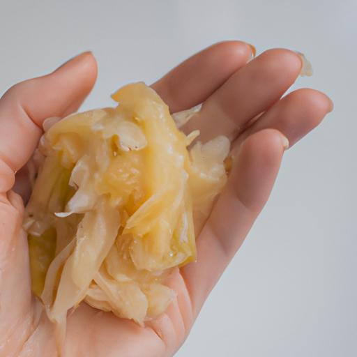 Cách làm dưa cải muối: Tận hưởng hương vị đặc trưng của món ăn truyền thống Việt