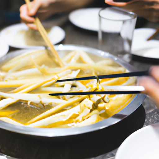 Cách nấu lẩu măng chua – Món ăn đặc trưng của miền Nam