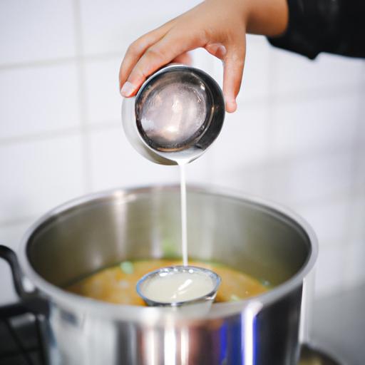 Cách nấu lẩu Thái đơn giản tại nhà